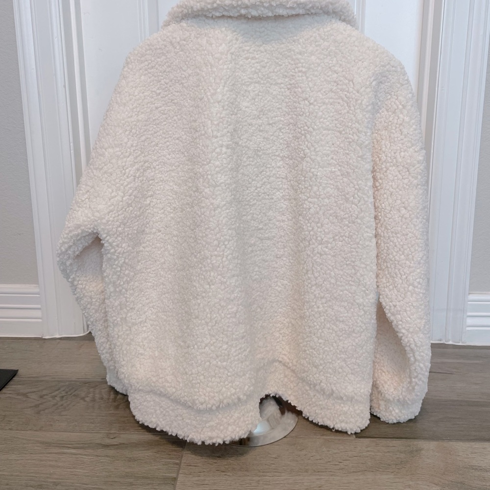 White Sherpa Coat - Picture 3 of 7